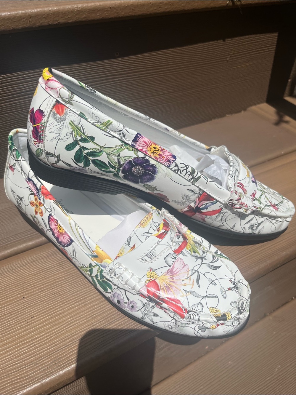 Women's White Floral Slip-On Loafers - Multicolor Print